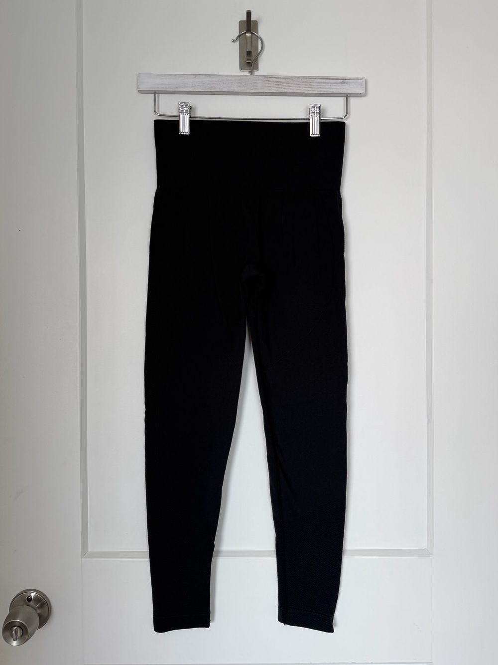 Women’s Halara Scrunch Butt Leggings size Medium